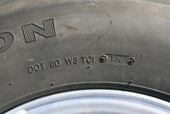showing DOT number on tire